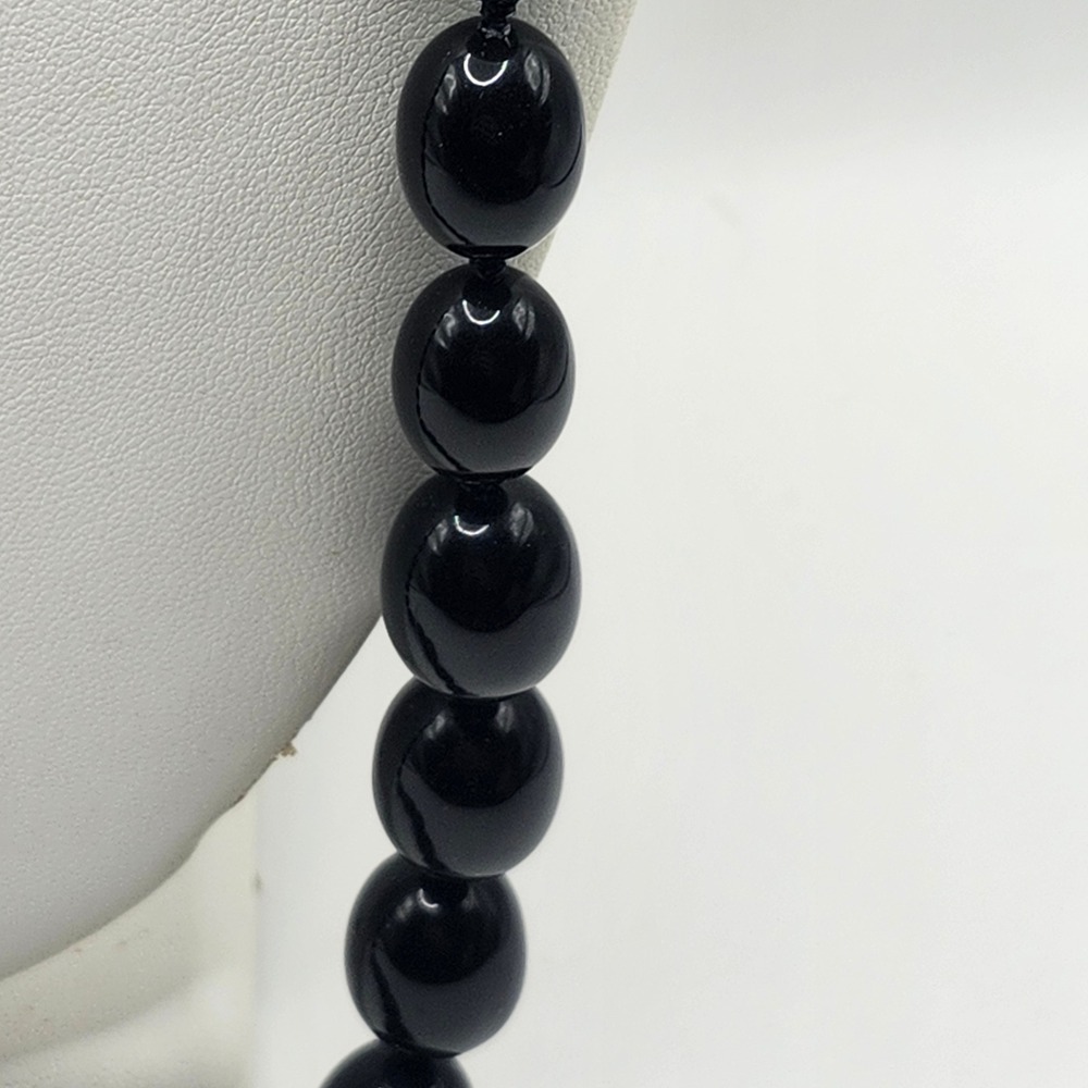 Trifari Vintage Black Oval Bead Knotted Necklace Gold Tone Spring Ring Clasp - Picture 6 of 8